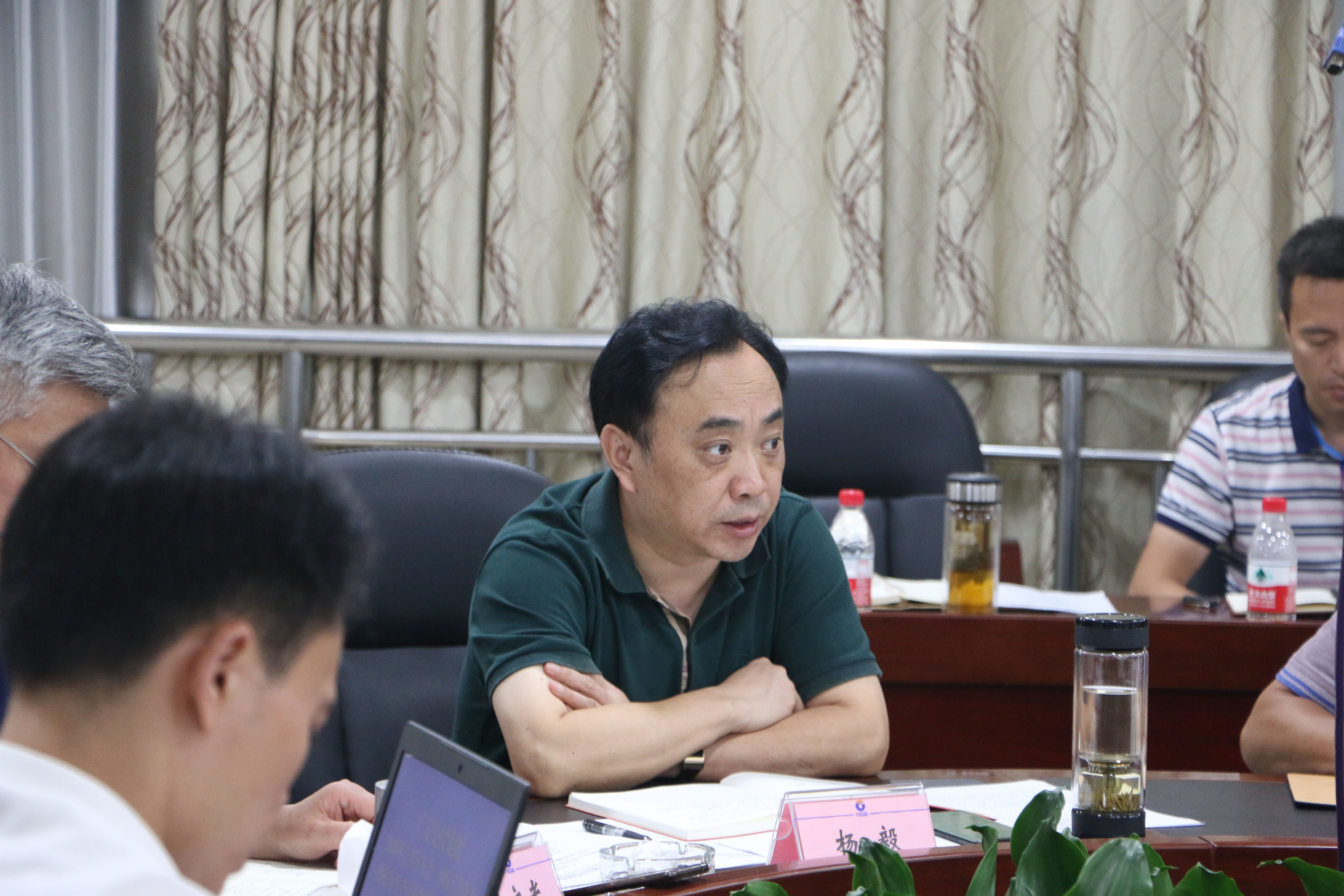 DƬ1.jpg